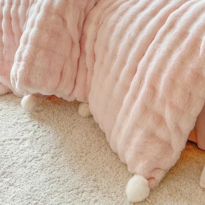 Tuscan Faux Fur Warm Fluffy Bedding Set for Winter Skin - Image 5