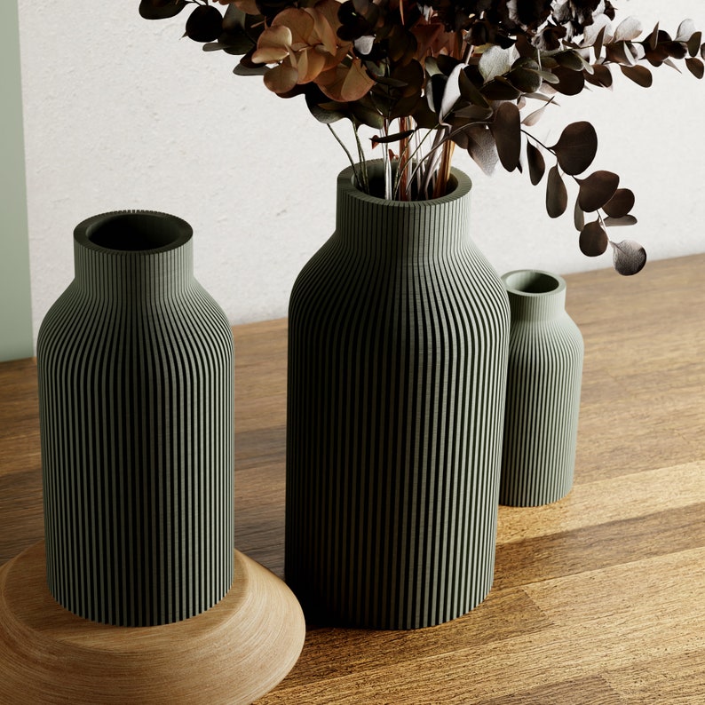 Green Vase Sleek Design Original and Striking Decor - Image 2